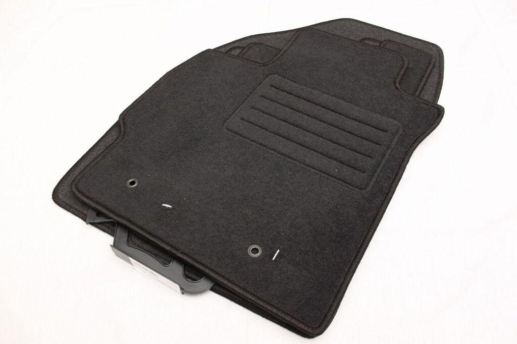 Petex Tipske patosnice za   Toyota Auris/10-12/