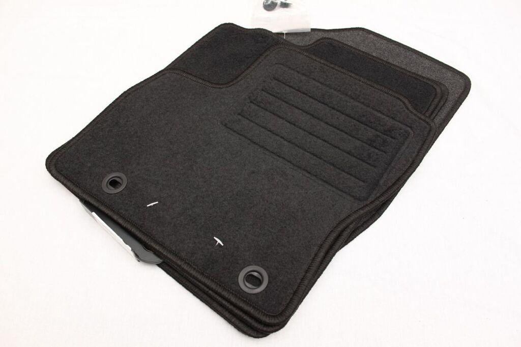 Petex Tipske patosnice za   FORD Kuga (2008-2011)