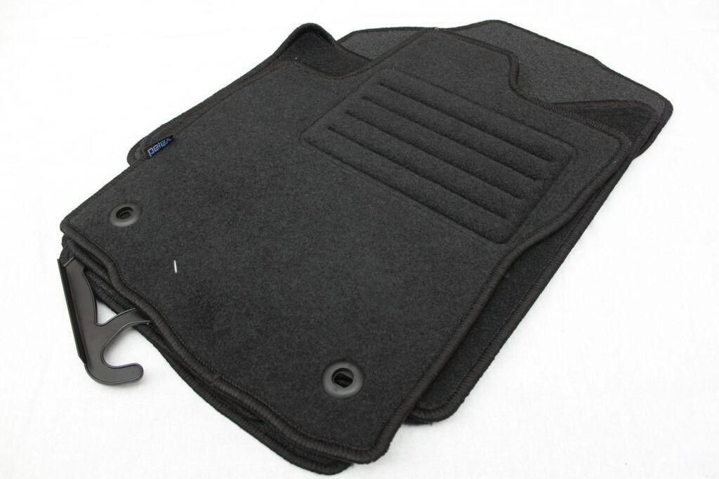 Petex Tipske patosnice za   Toyota HiLux /16+/