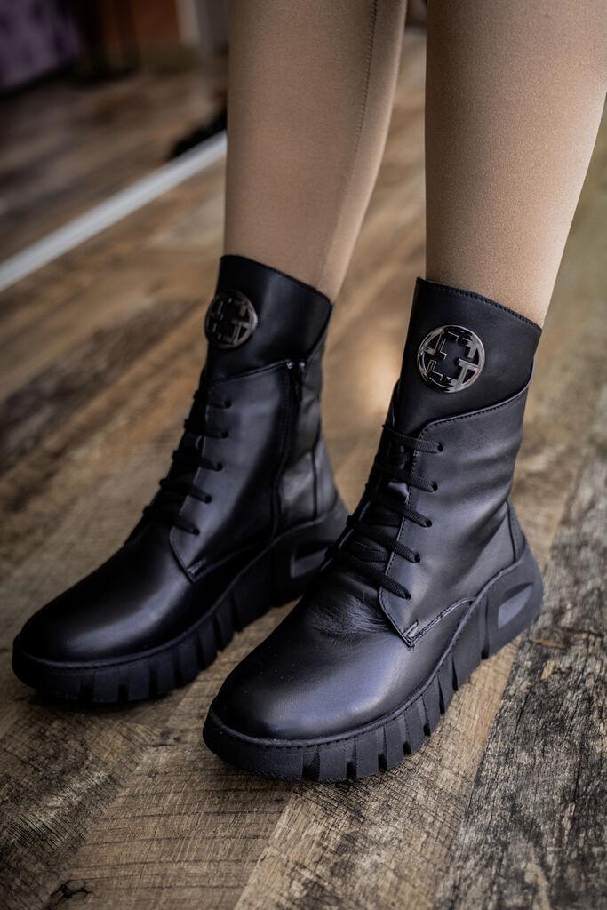 Obuca Trend Ženske čizme 2457, Crne