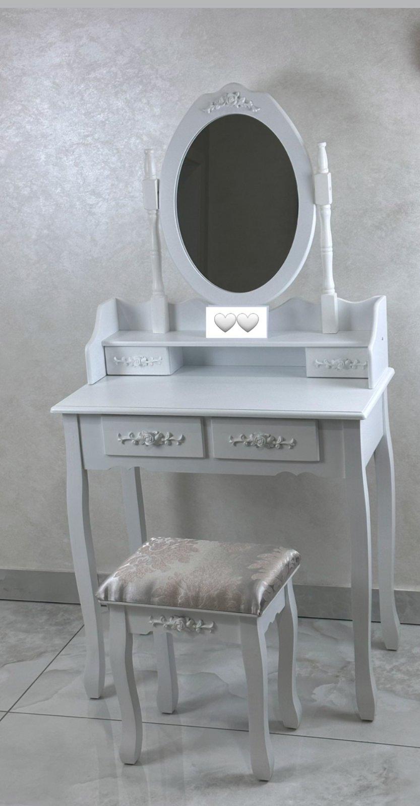 A Moderna Andrijašević Sto za sminkanje, Beli