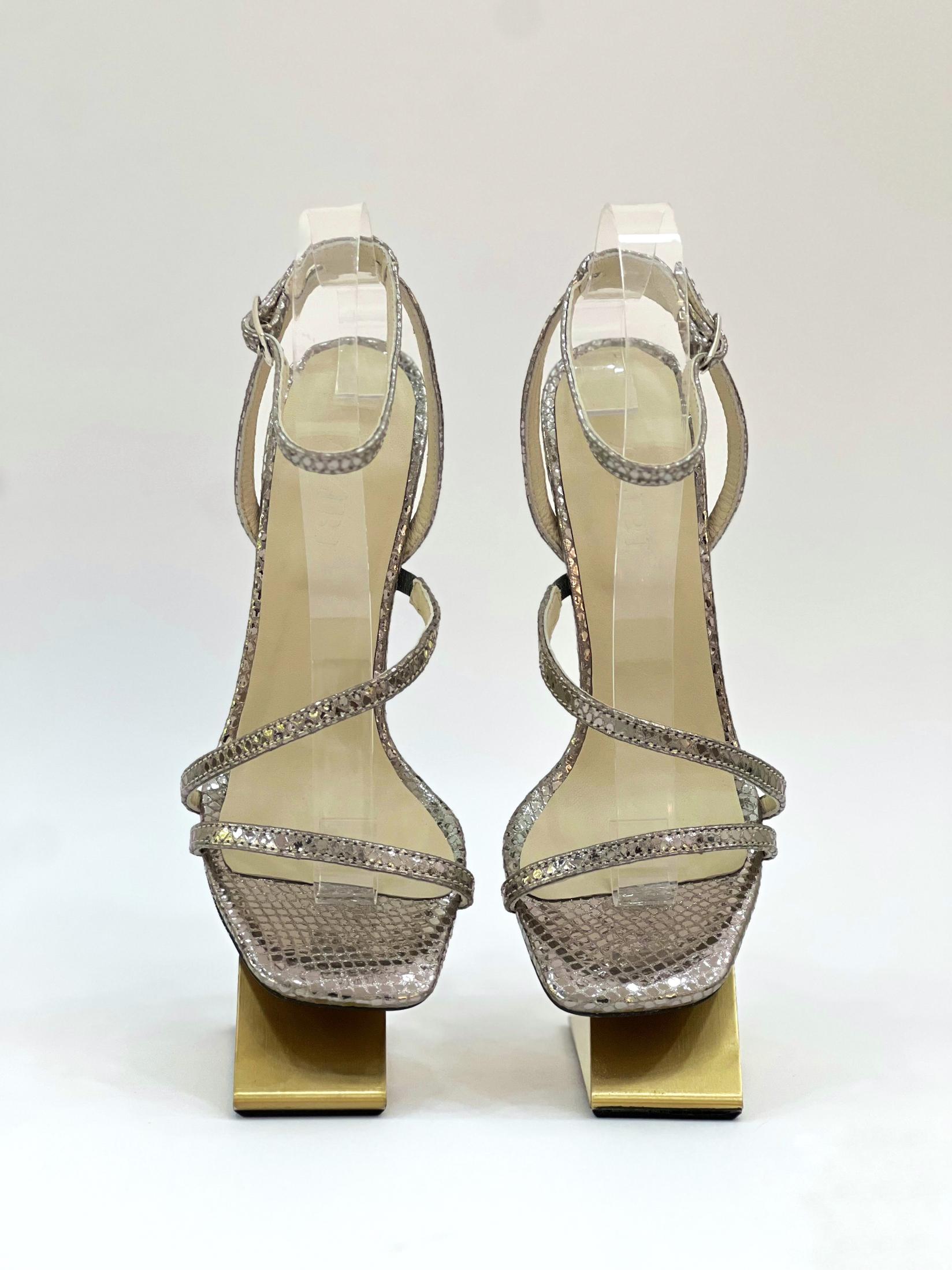 Azibi  Ženske sandale na štiklu, Platinaste boje