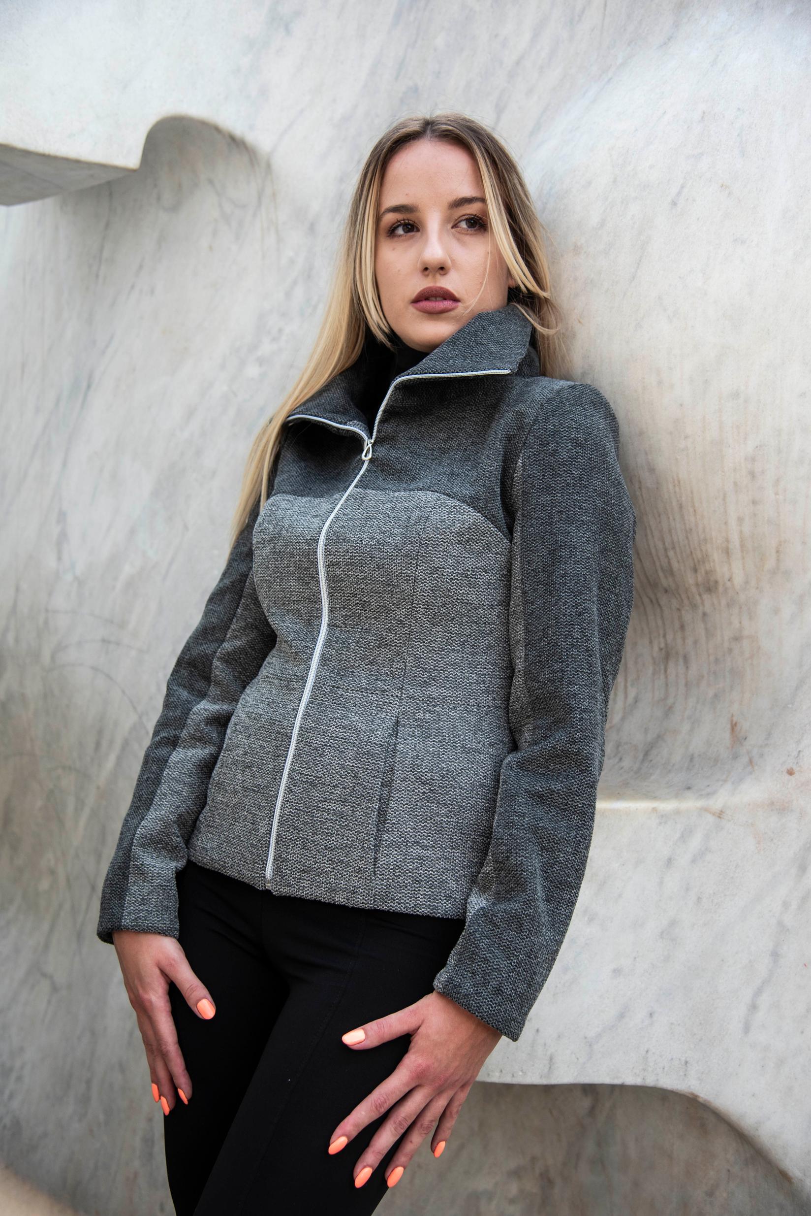 BOUCLÉ MODA Ženski mantil Mila, Sivi