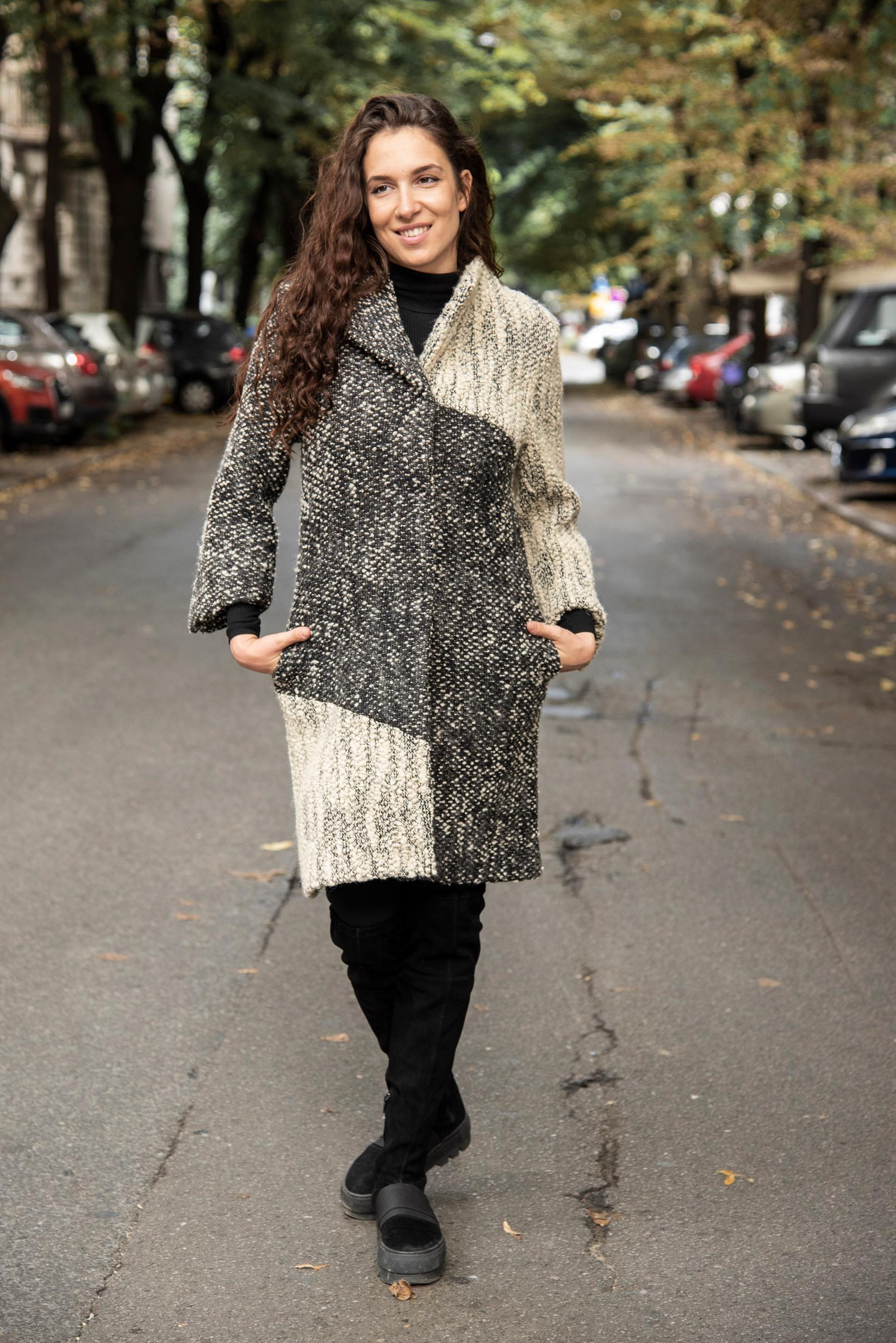 BOUCLÉ MODA Ženski kaput Monolit, Crno-bež