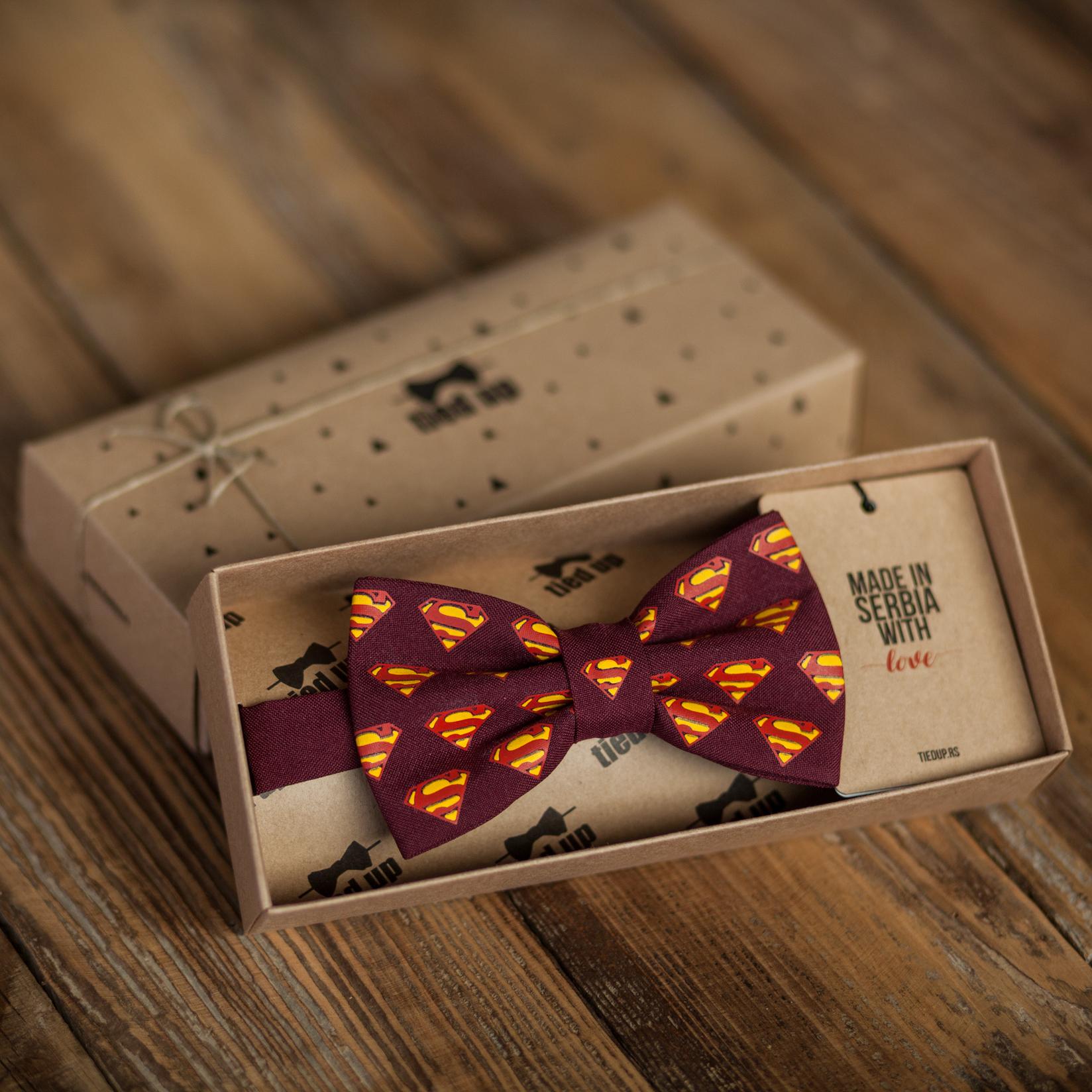 TIED UP Leptir mašna Supermen bordo