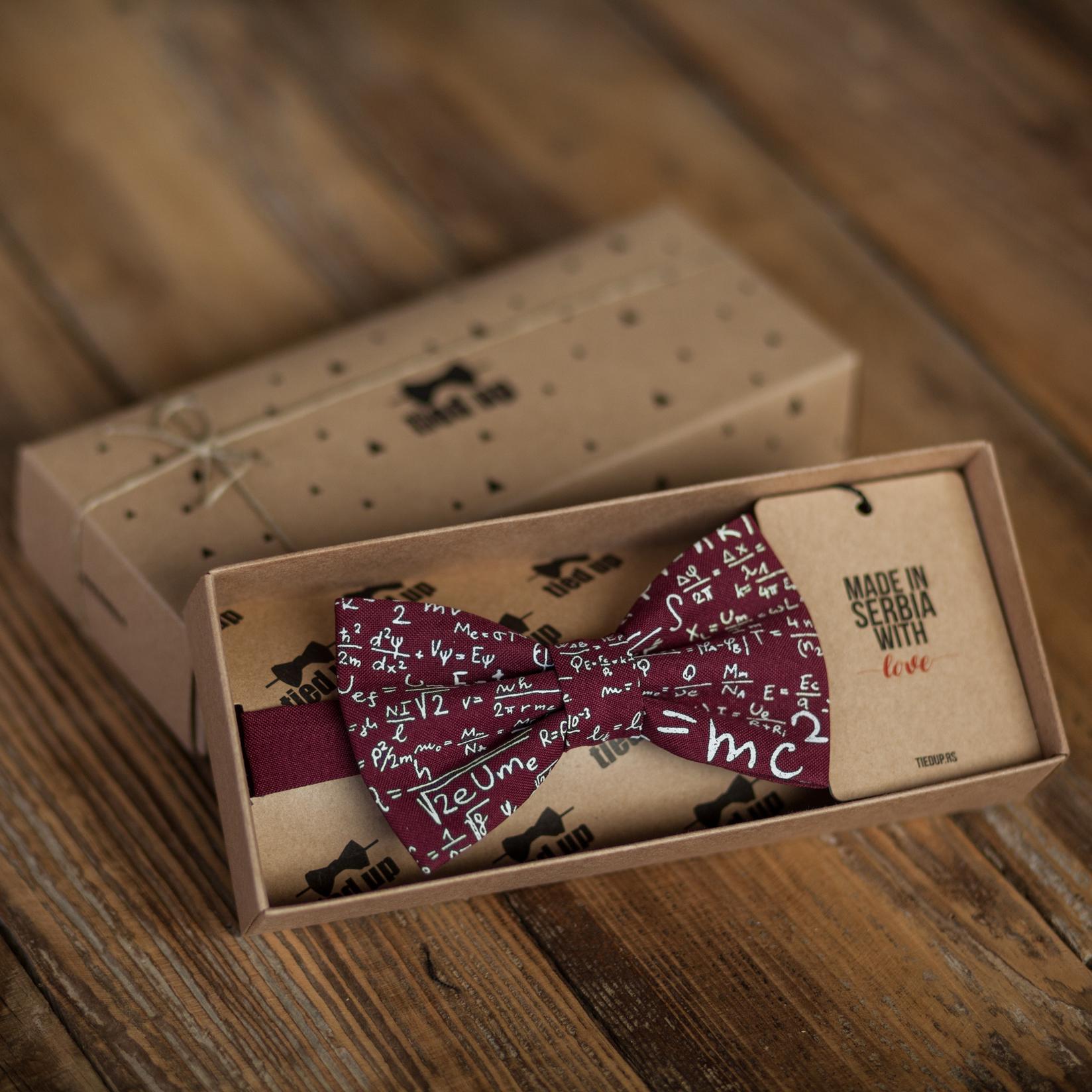 TIED UP Leptir mašna fizičke formule bordo