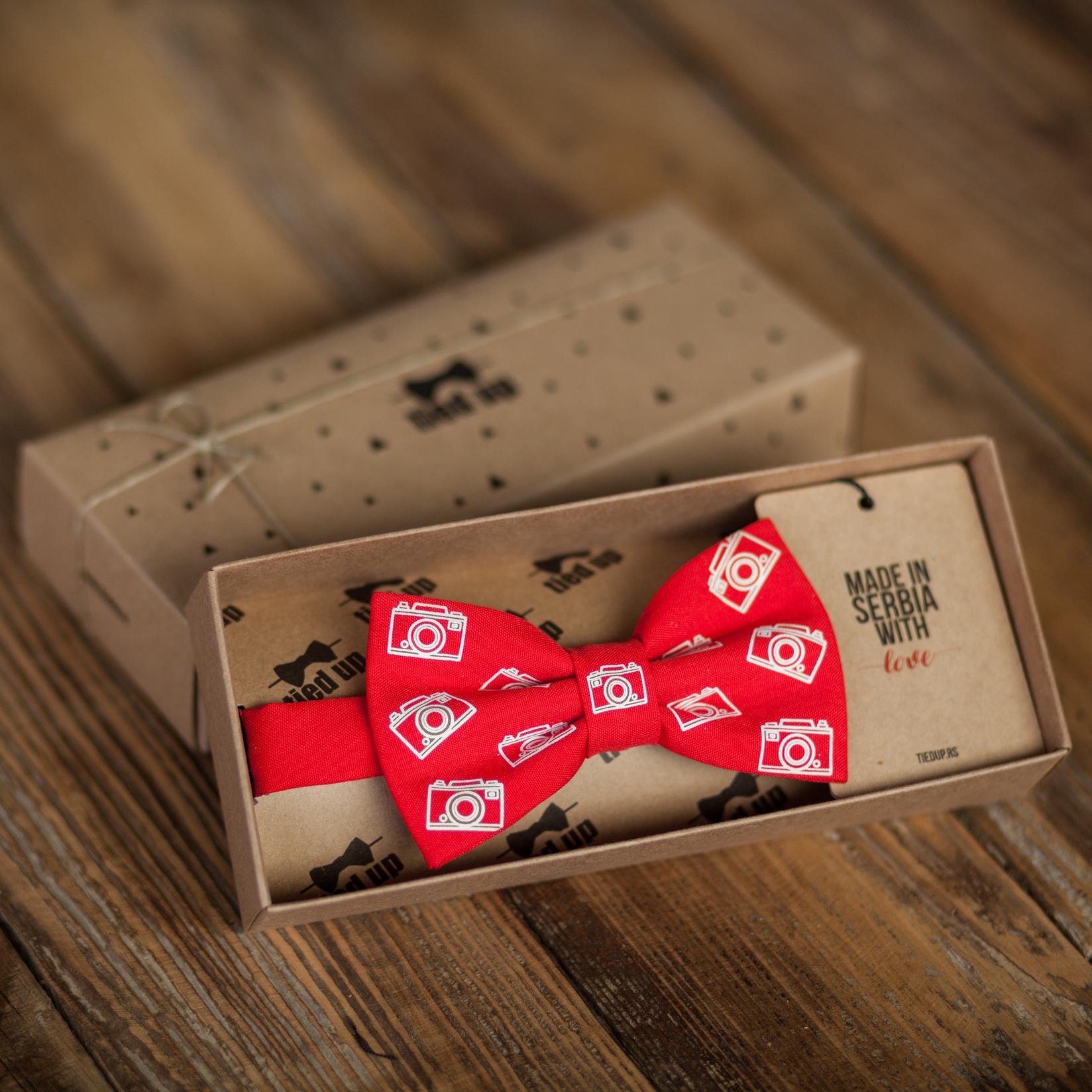 TIED UP Leptir mašna foto aparati crvena