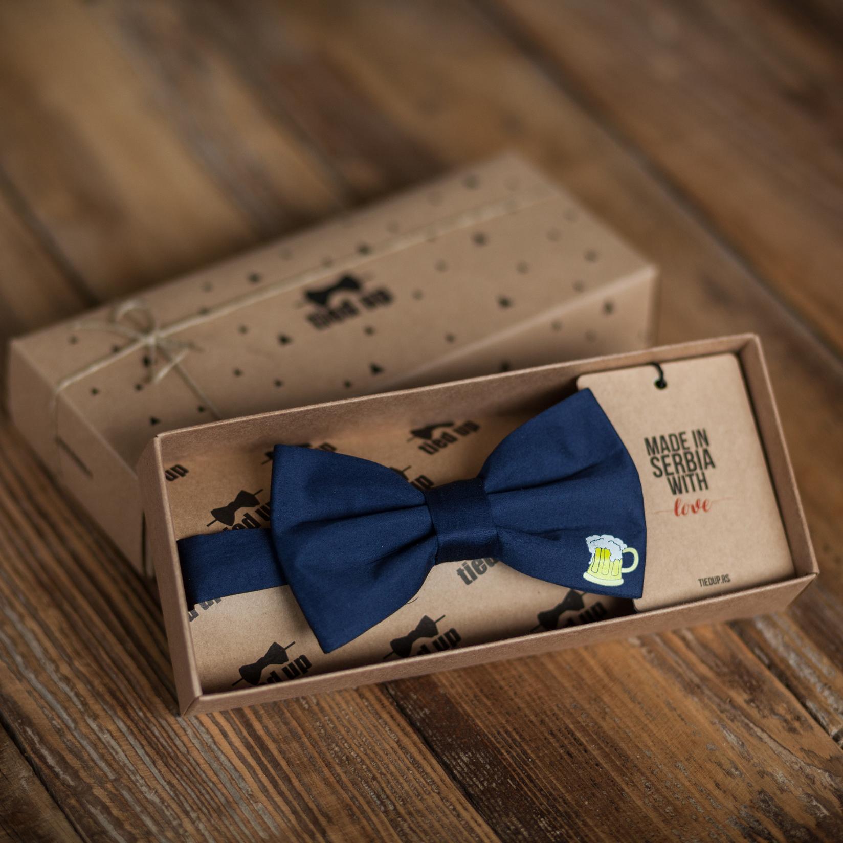 TIED UP Leptir mašna krigle piva teget