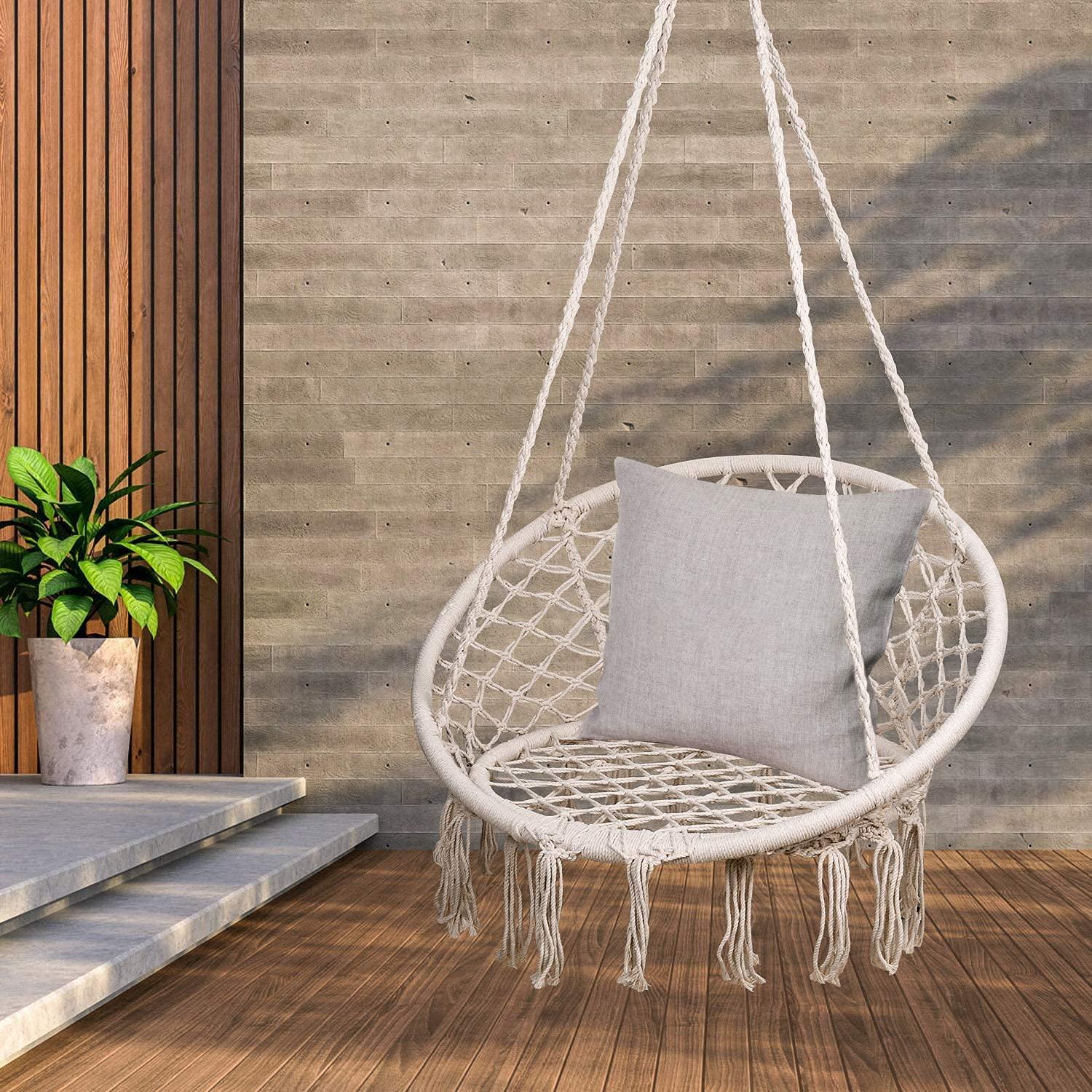 Ljuljaška Stella, Bež