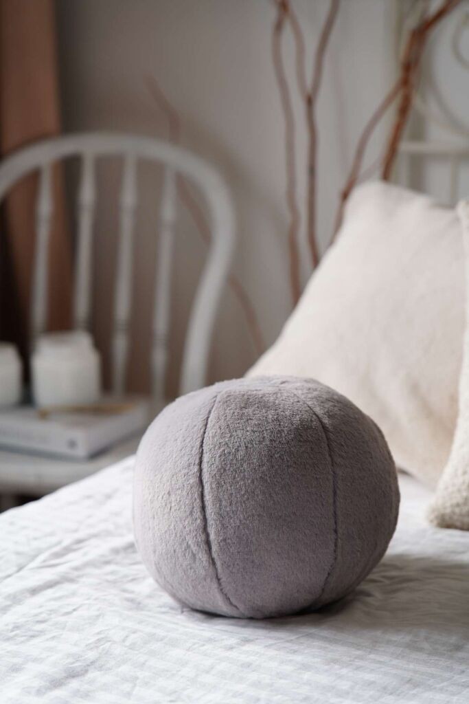 Aberto Design Ukrasni jastuk Pelus Top, 25x25x25 cm, Sivi