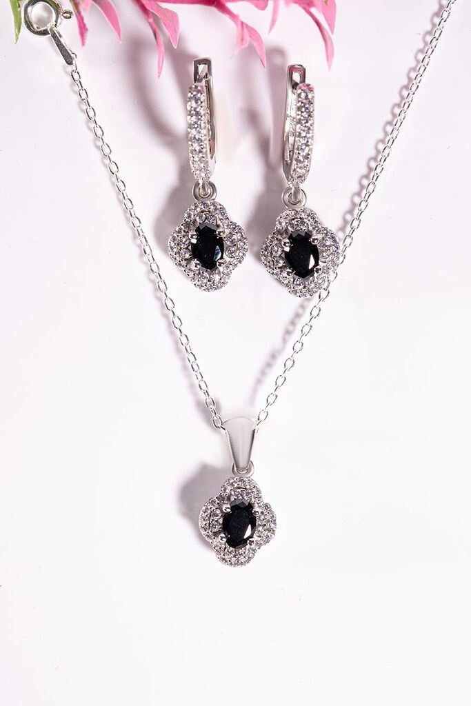 Dunipa Srebrni set Minđuše i ogrlica Amara, Ručno rađeni, Sa crnim cirkonom