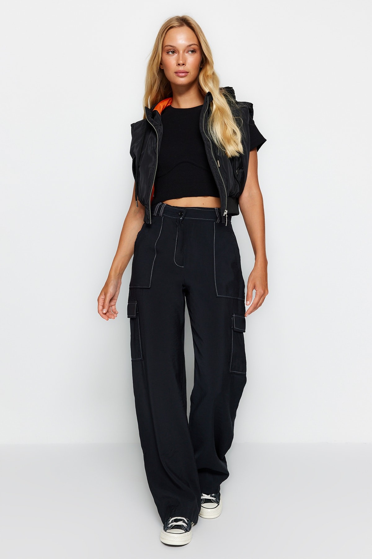 Trendyol Ženske pantalone sa džepovima, Crne