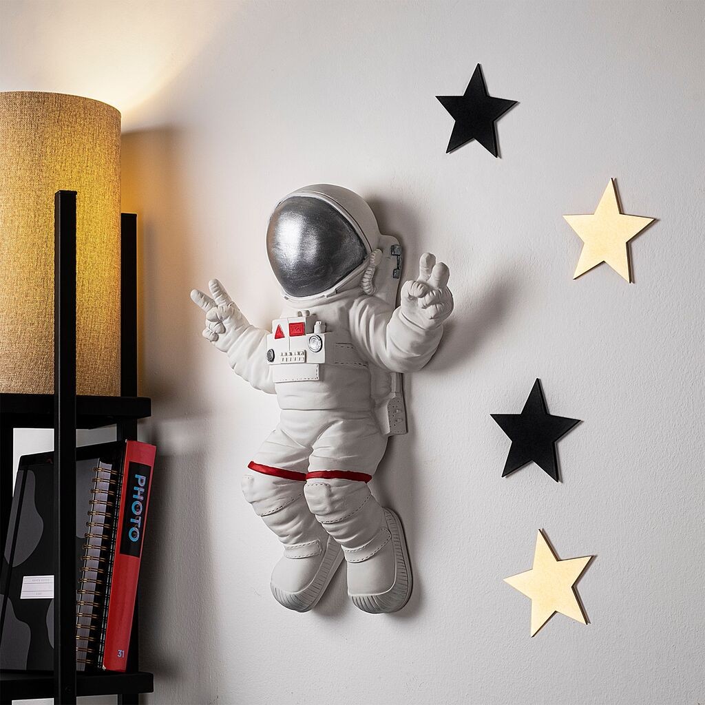 Wallity Zidna dekoracija Peace Sign Astronaut-2, 35cmx47cmx10cm, Bela