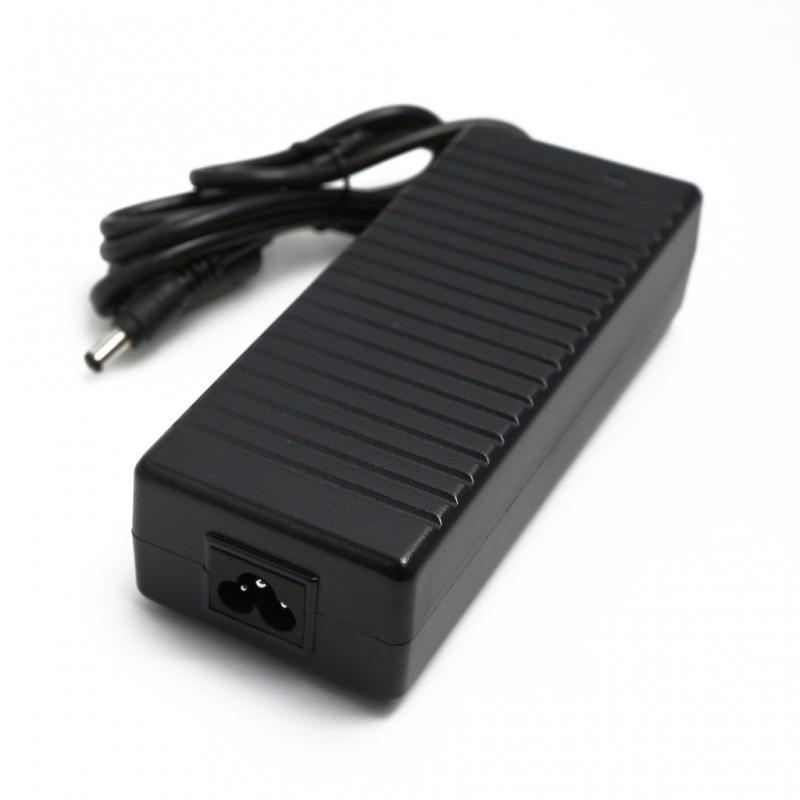 Punjač za laptop Toshiba 19V, 120W, 6.3A, 6.3x3.0mm, Crni