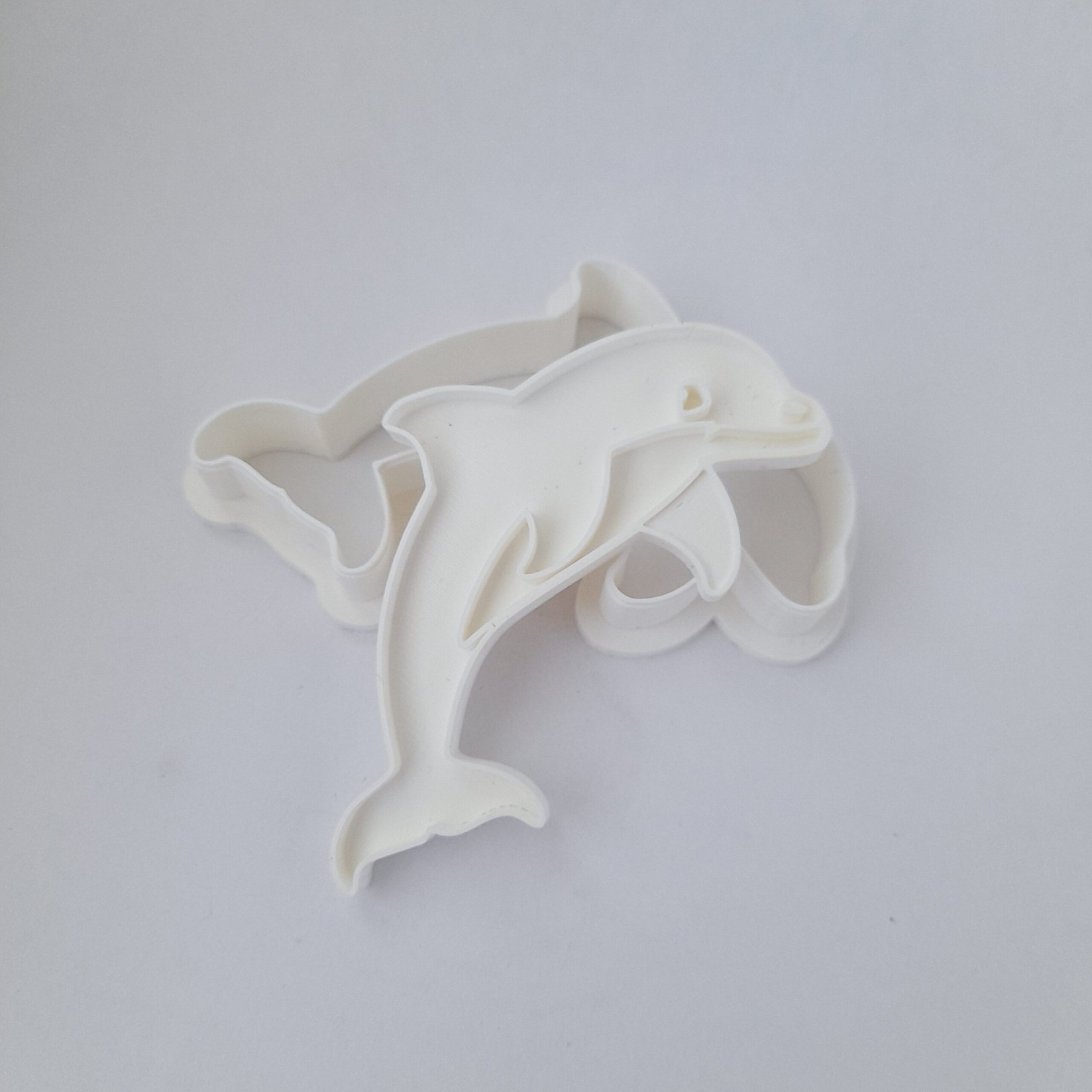 KREATIVNI SLATKIŠI Modla za kolače i ukrase Delfin, 10 cm, Bela