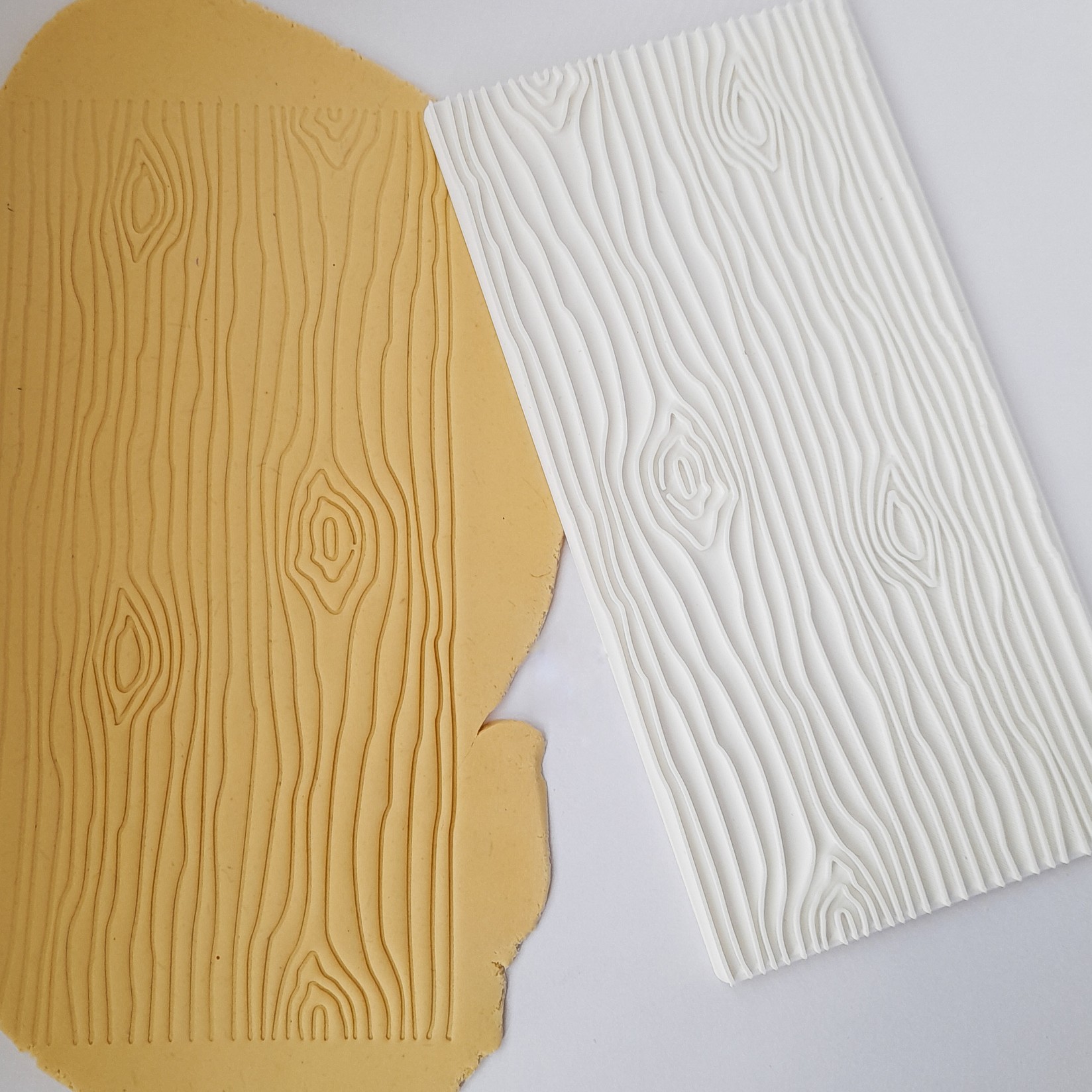 KREATIVNI SLATKIŠI Emboser pločica za dekorisanje kolača Kora drveta, 8x16 cm, Bela