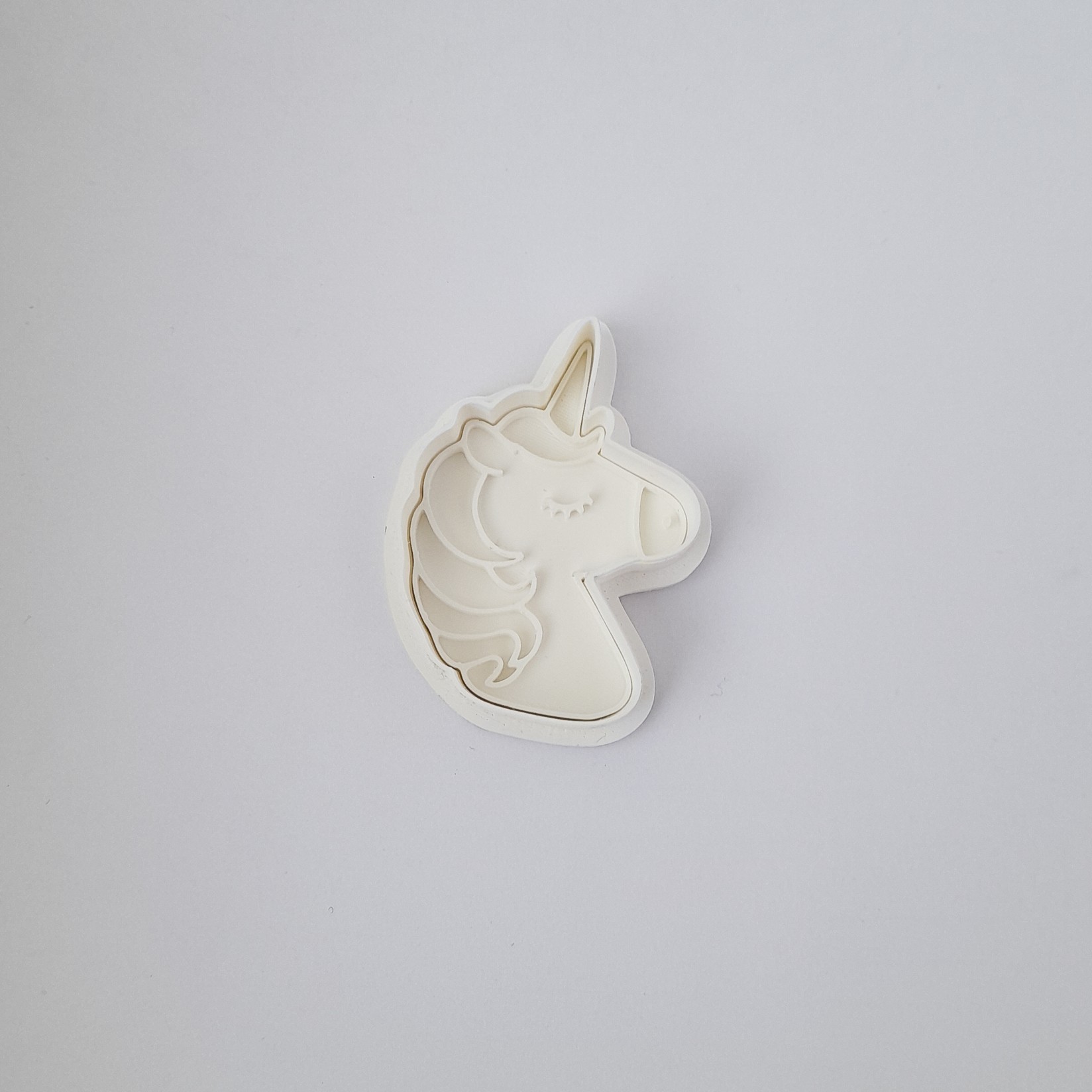 KREATIVNI SLATKIŠI Modla za kolače i ukrase Jednorog, 10 cm, Bela