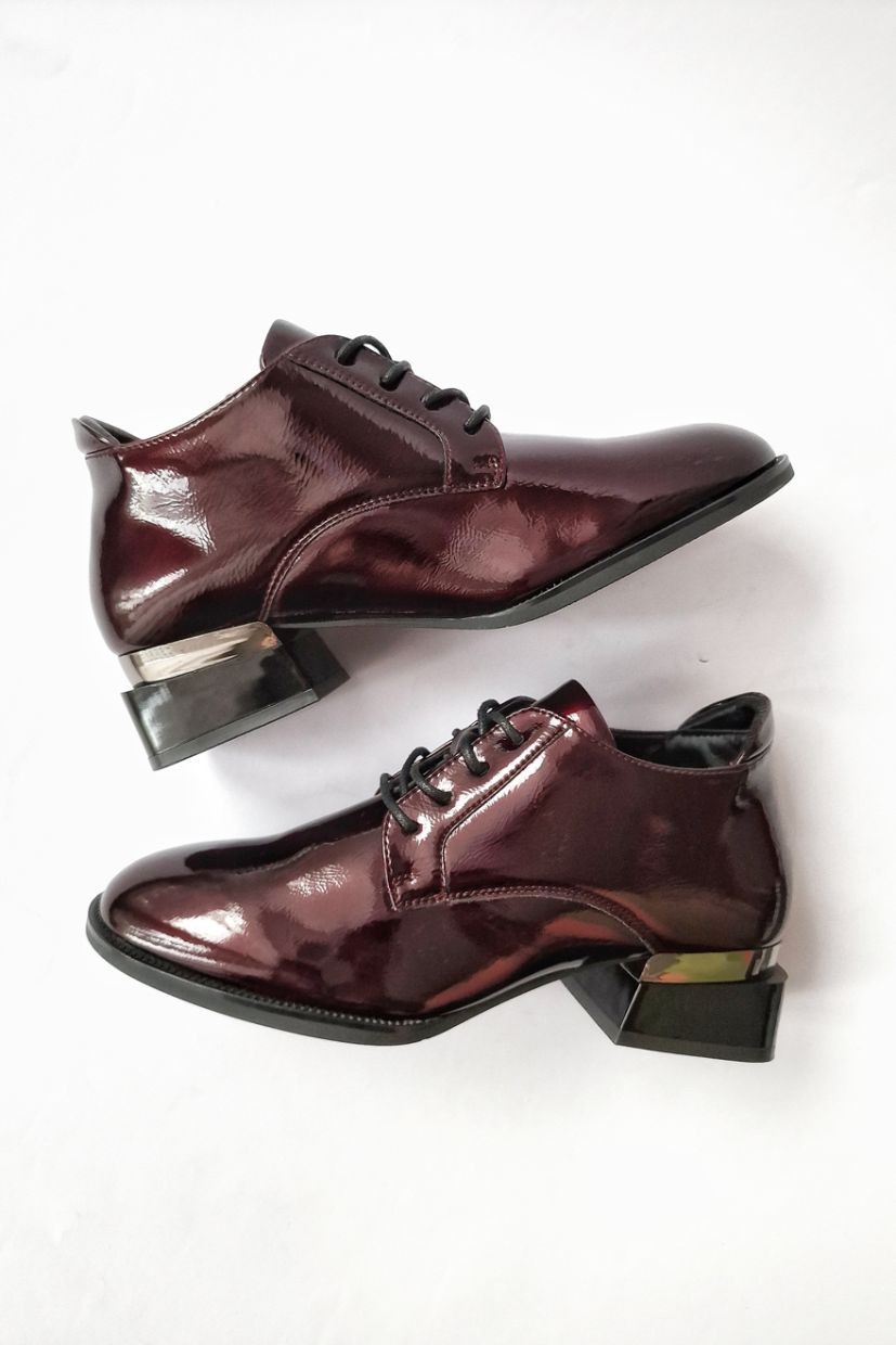 Ženske cipele, Bordo