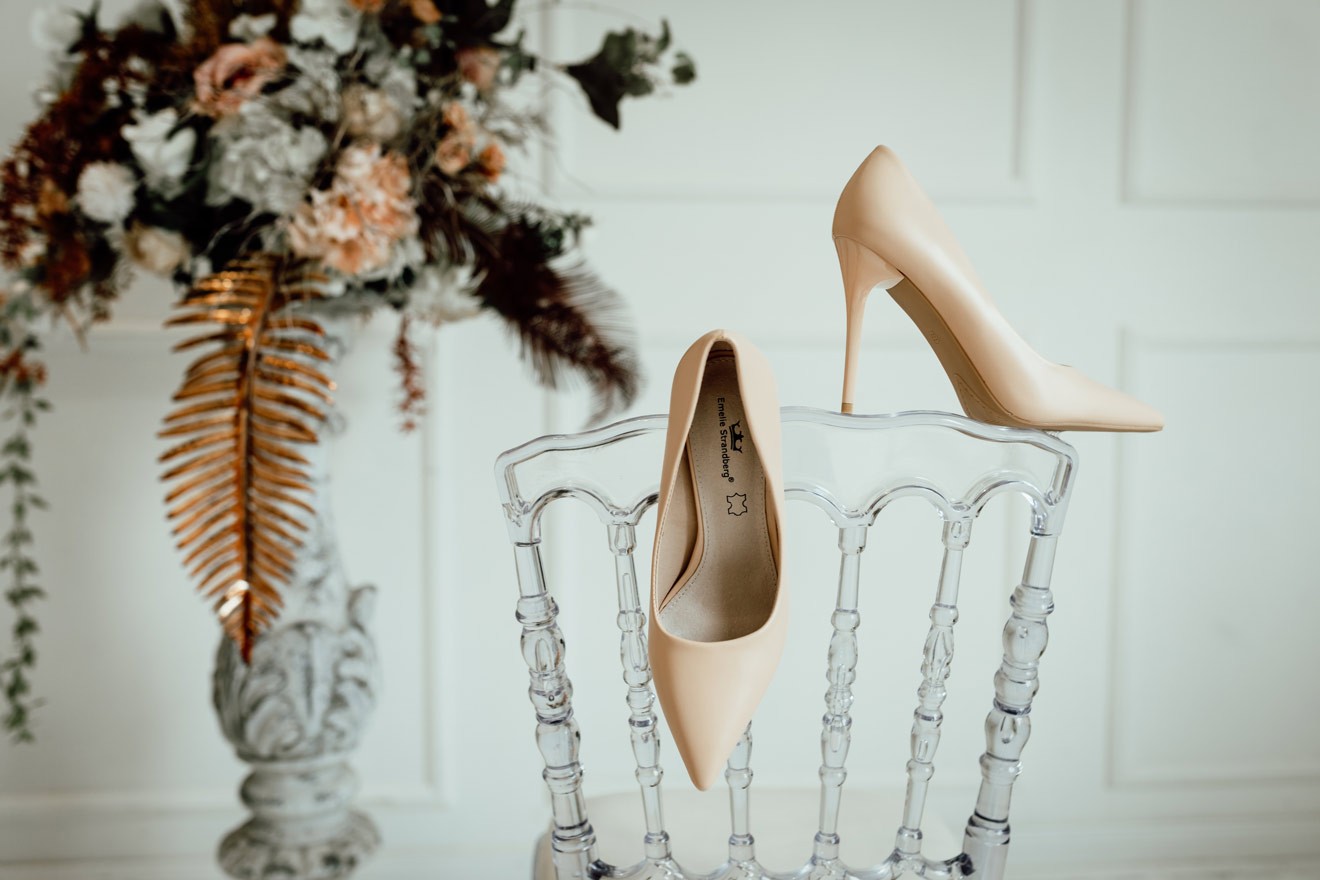 Ženske salonke Nena, Bež