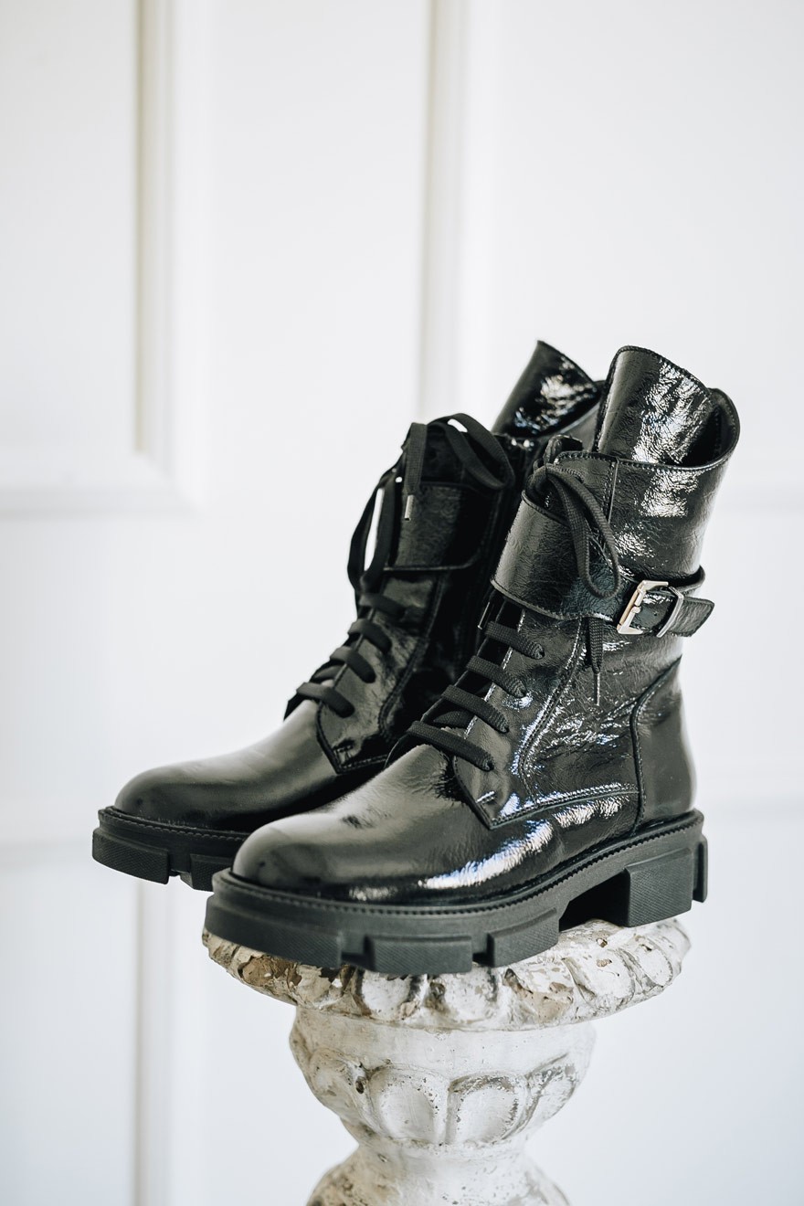 Ženske čizme, Lakovane, Kožne, Crne