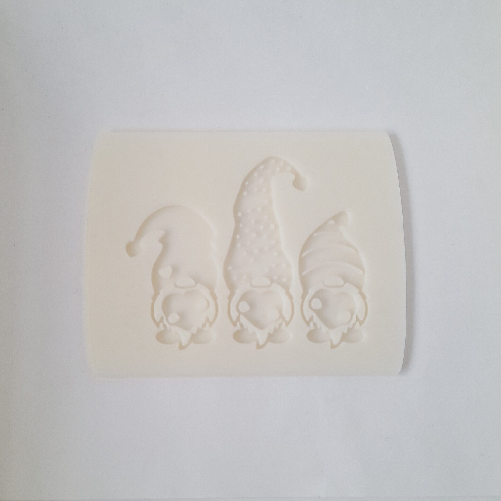 KREATIVNI SLATKIŠI Modla za kolače i ukrase Gnomovi sa srcem,7 cm, Bela