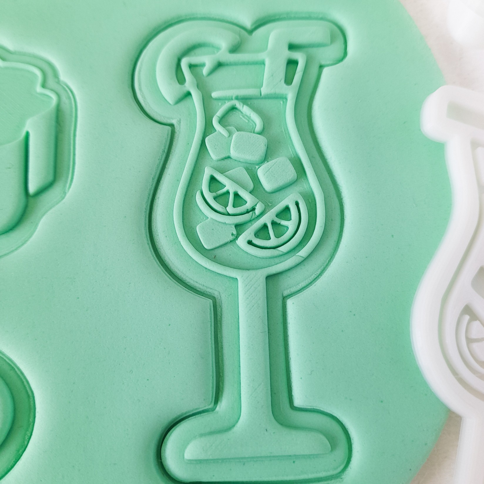 KREATIVNI SLATKIŠI Modla za kolače Koktel, 10 cm, Bela