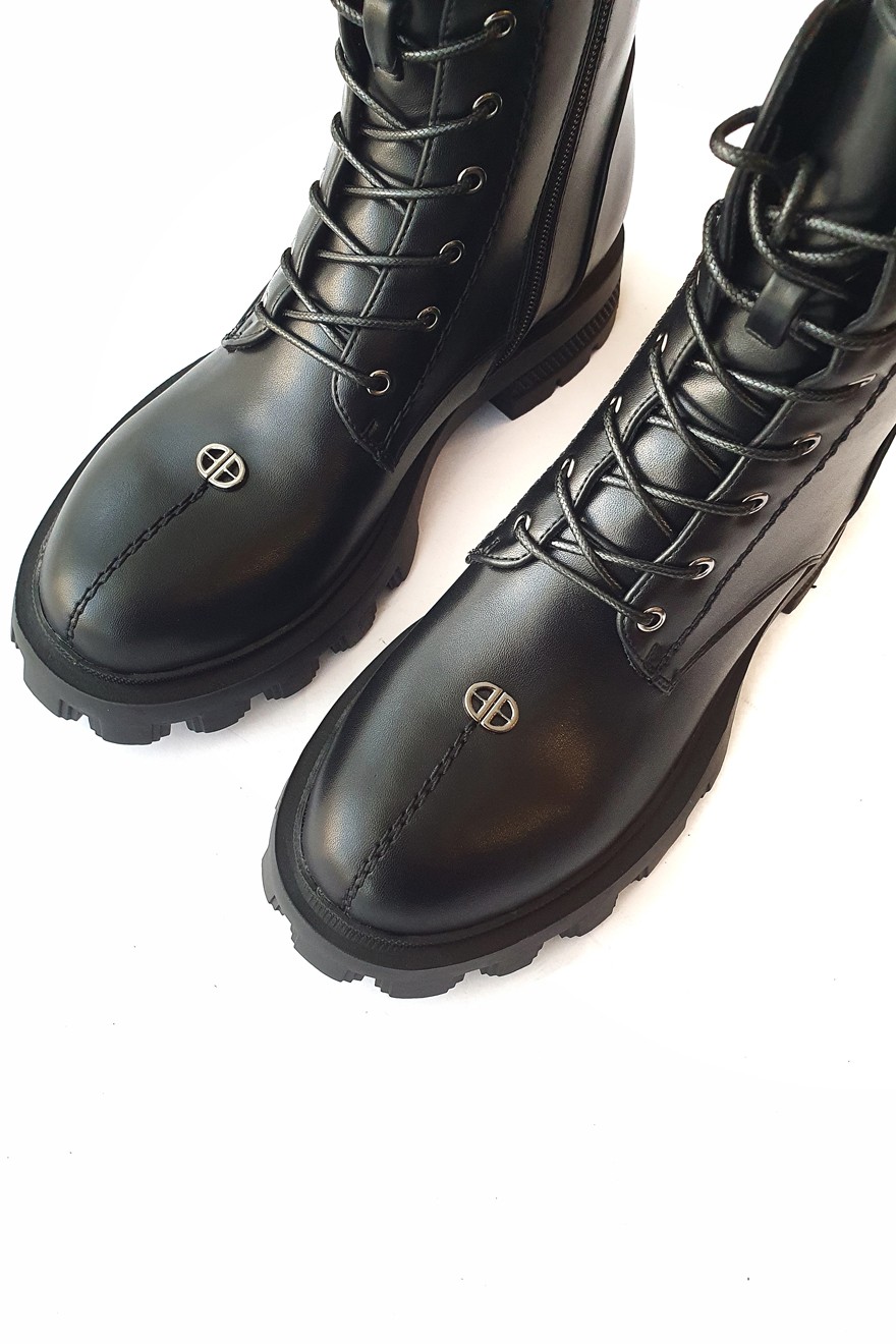 Ženske čizme, Ravne, Crne