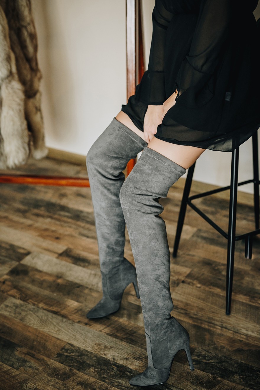 Ženske čizme iznad kolena, Sive