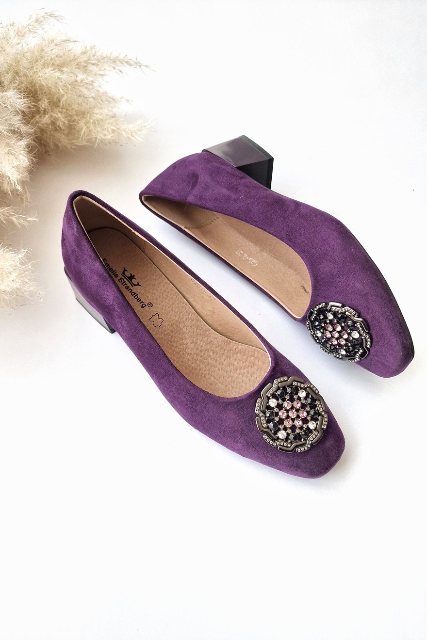 Ženske cipele, Ljubičaste