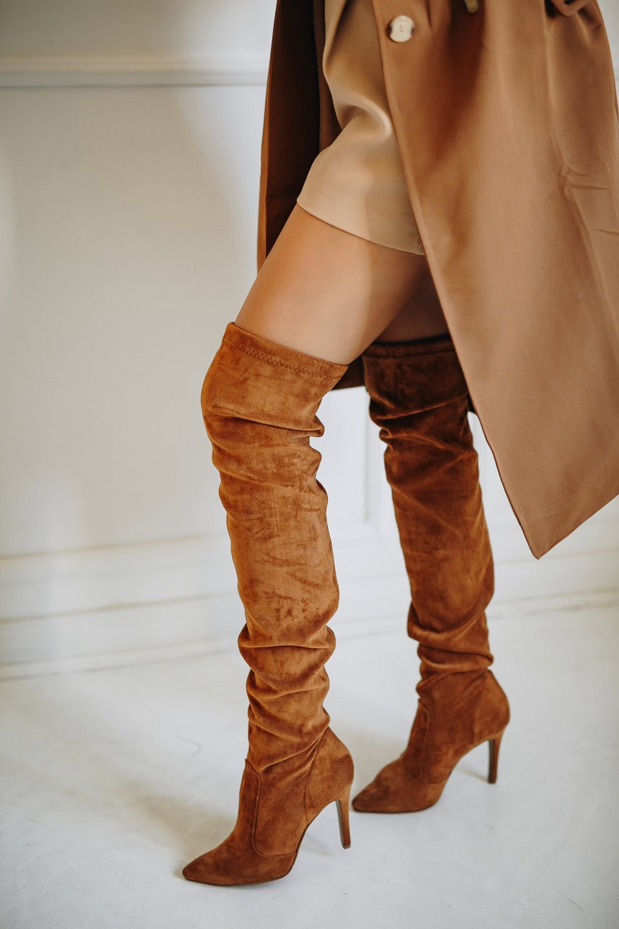 Ženske čizme na štiklu, Iznad kolena, Oker