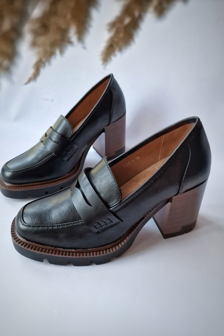 Ženske cipele sa zidanom petom, Crne