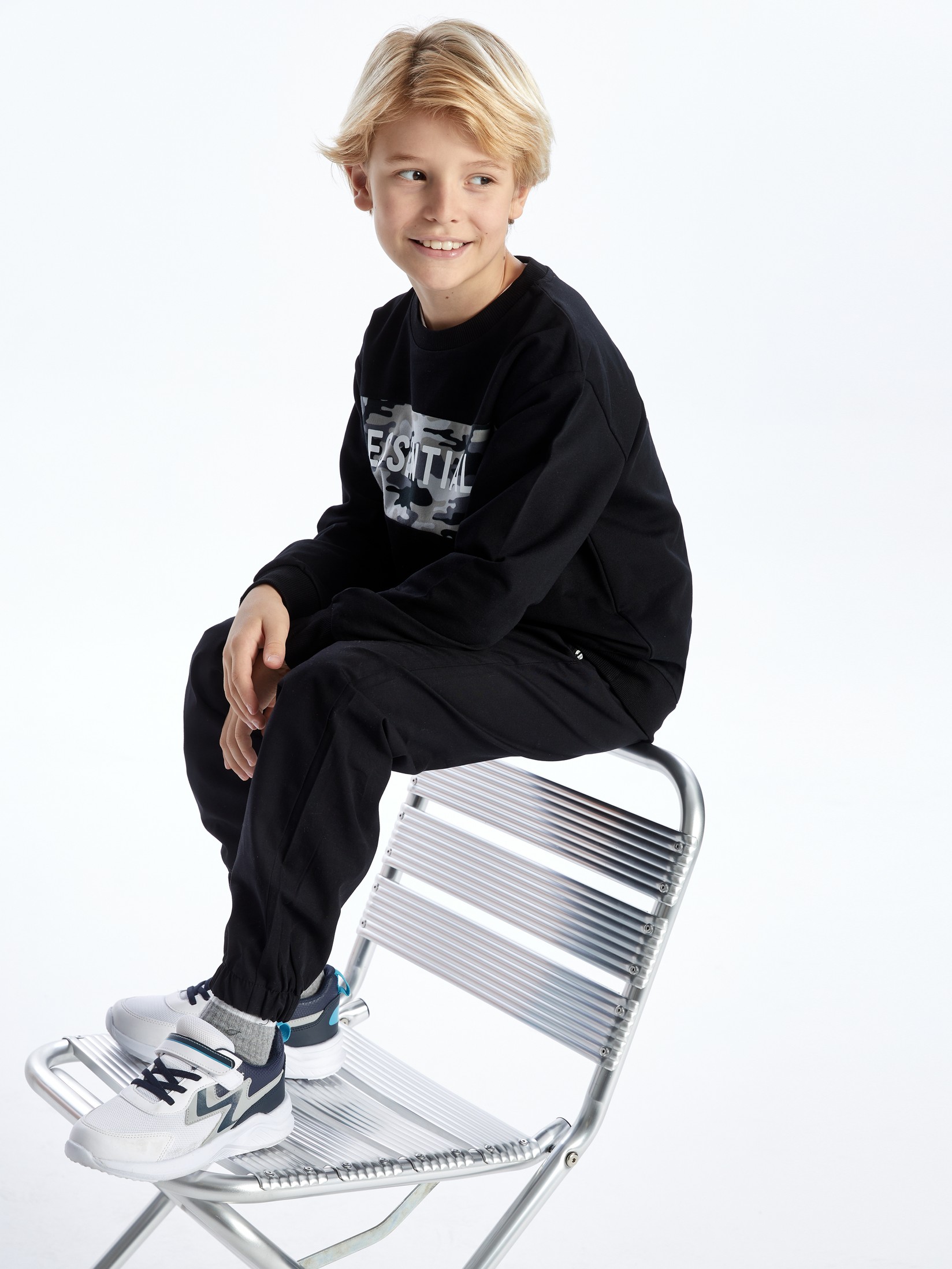 LC Waikiki Pantalone za dečake S46241Z4-RQL, Crne