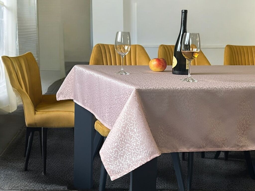 Viktorija Stolnjak Viktorija, 140x220 cm, Roze