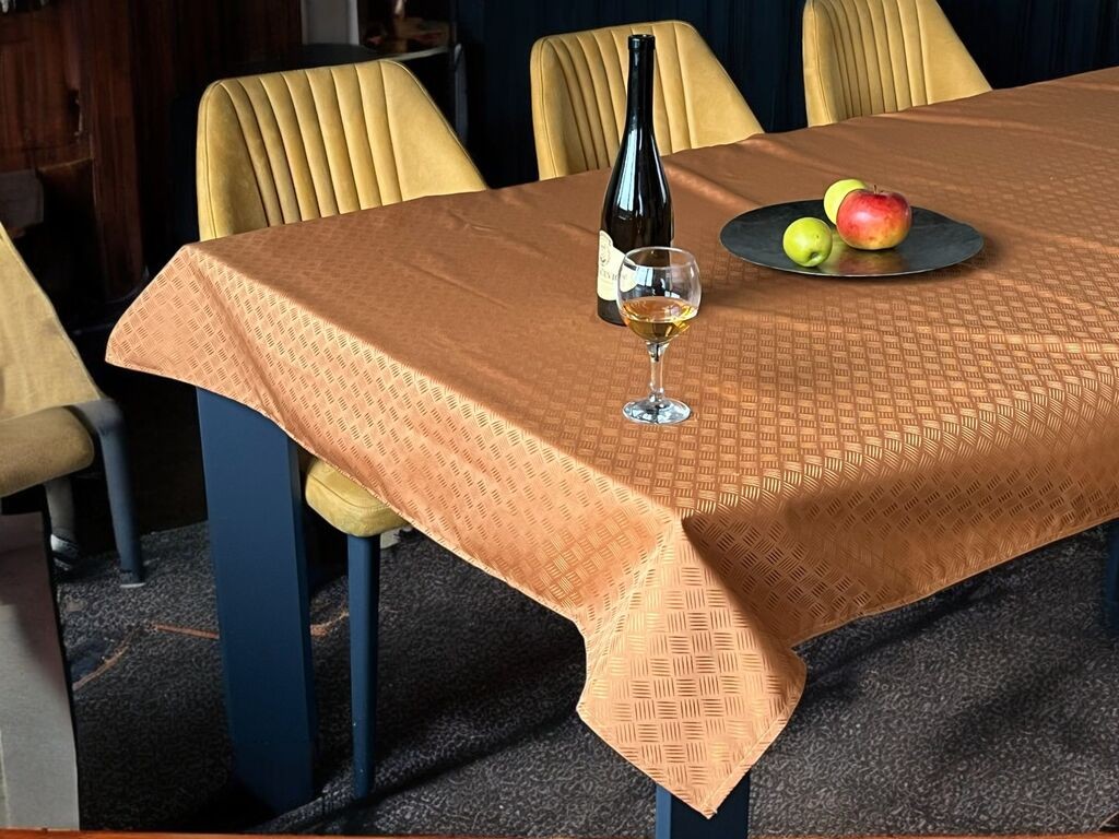 Viktorija Stolnjak Color, 130x220 cm, Kajsija