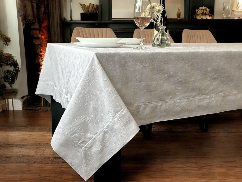 Viktorija Stolnjak Gizem, 160x250 cm, Beli