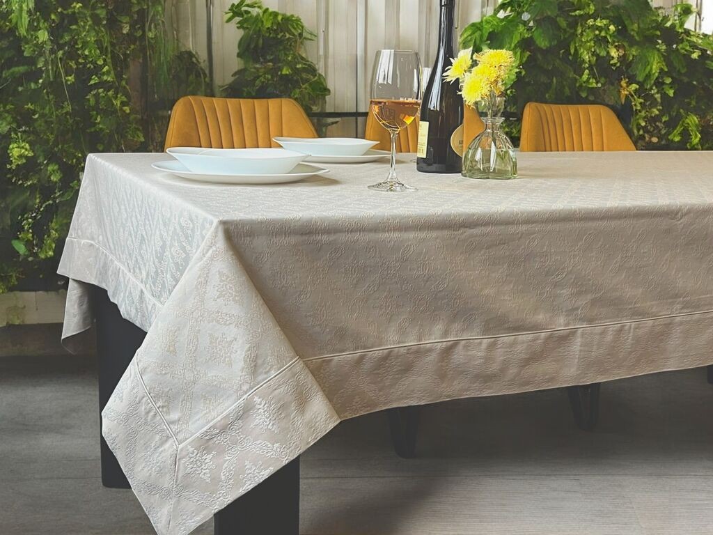 Viktorija Stolnjak Emina, 160x220 cm, Krem