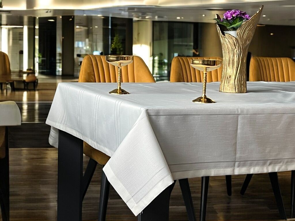 Viktorija Stolnjak Kolber, 160x220 cm, Bež