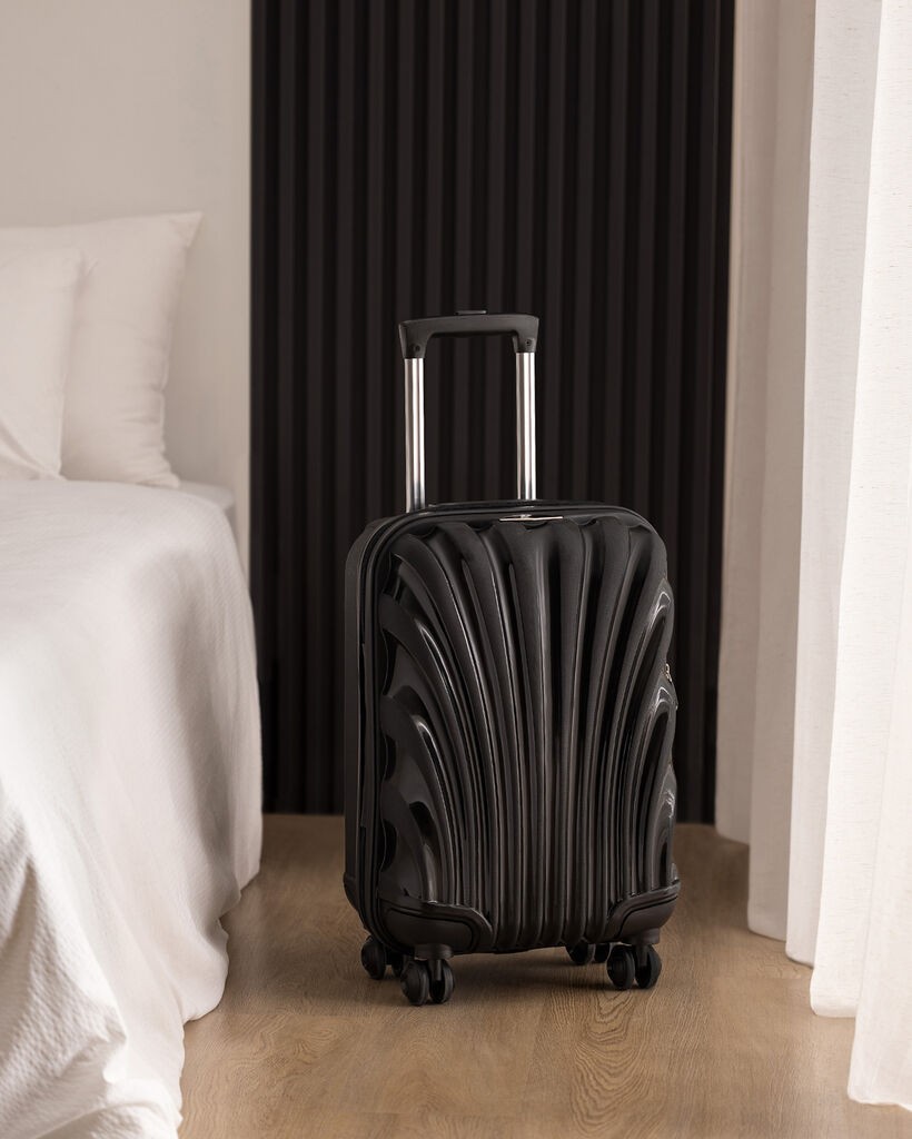 Madame Coco Kofer, 35x20x52cm, Crn