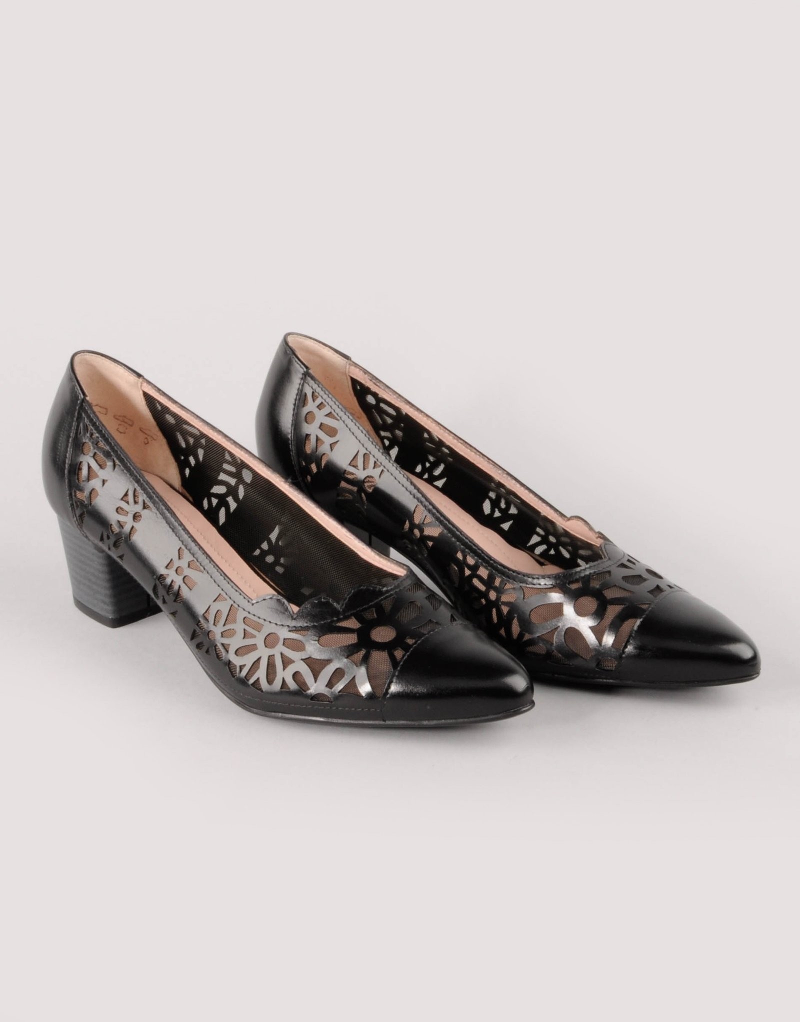 Paar Ženske kožne cipele sa petom 40016-1, Crne