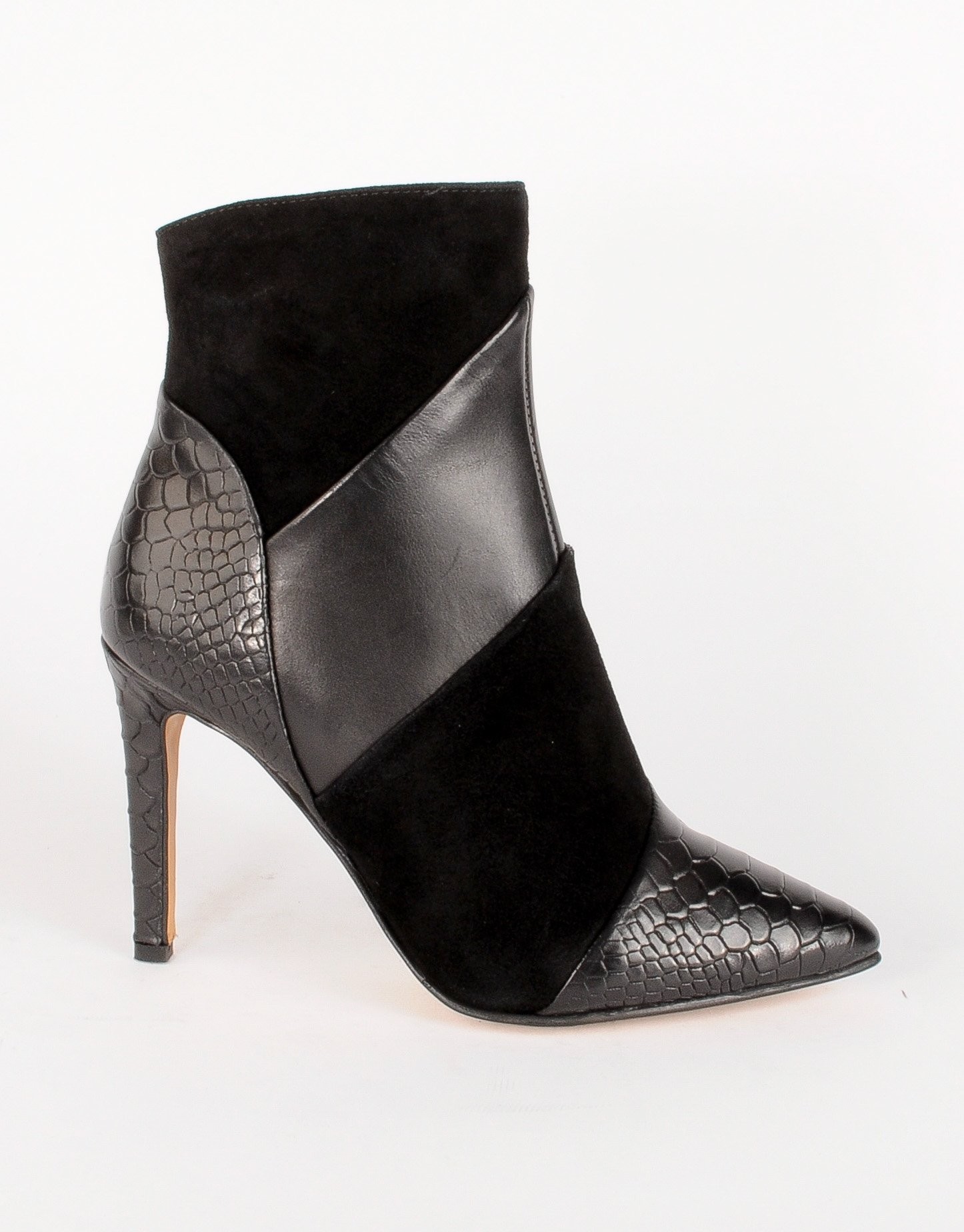 Paar Ženske kožne čizme 17635-1, Crne