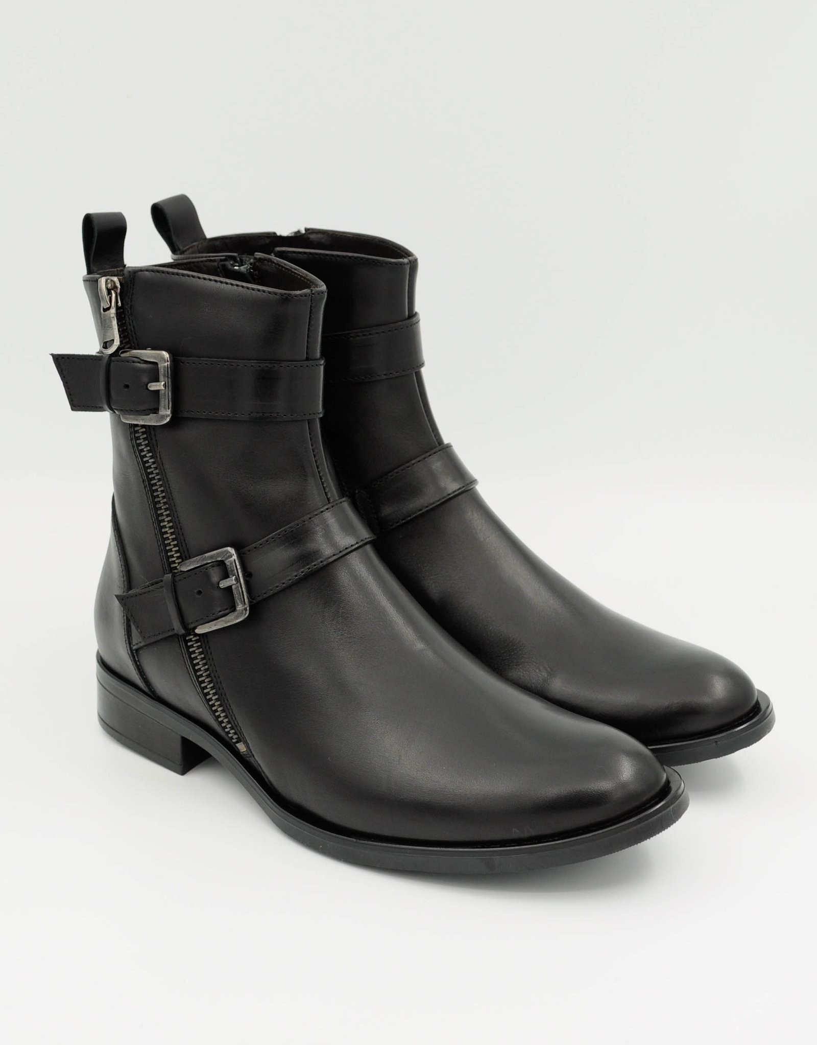 Paar Ženske kožne čizme 7062-1, Crne