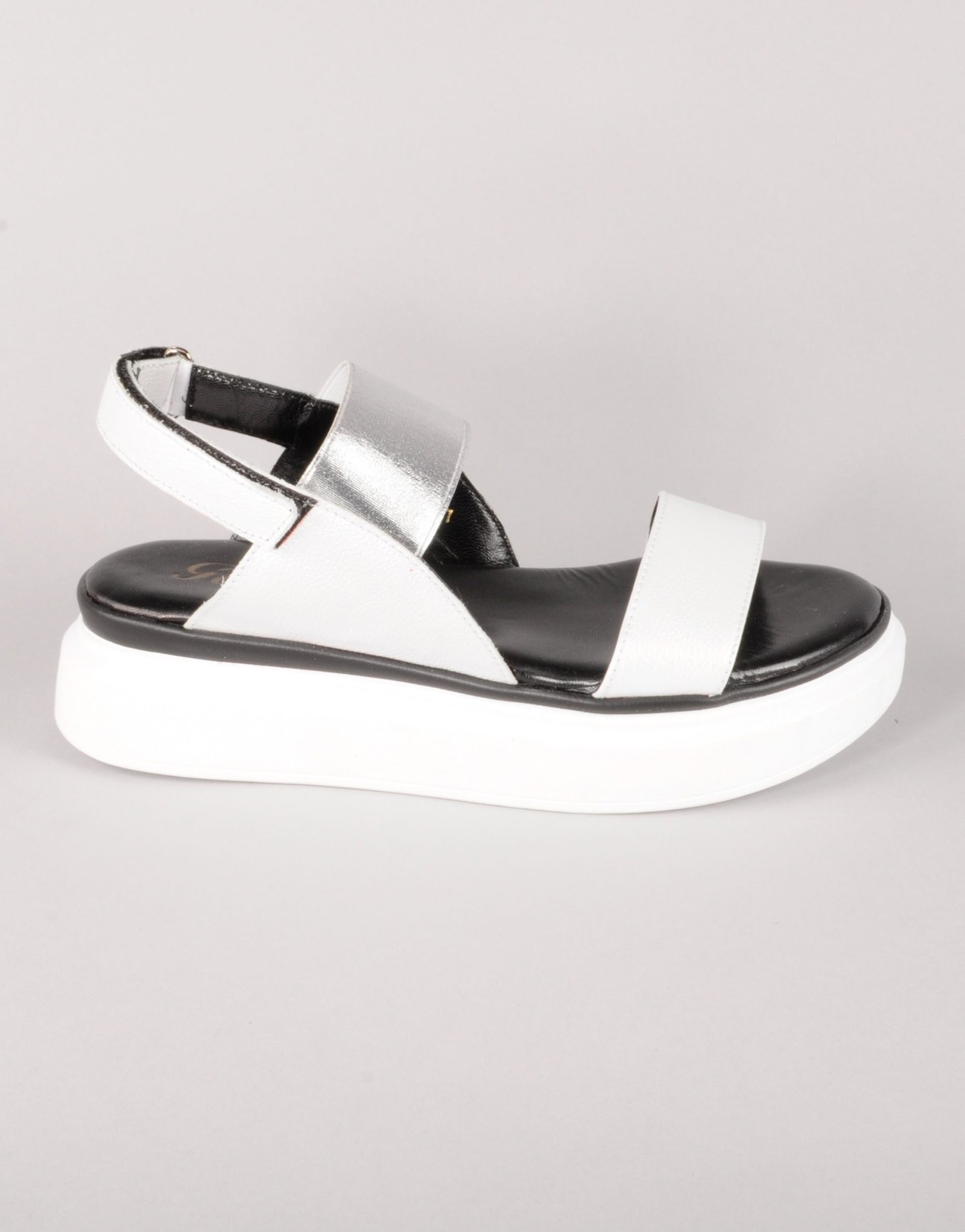 Paar Ženske kožne sandale, Bele