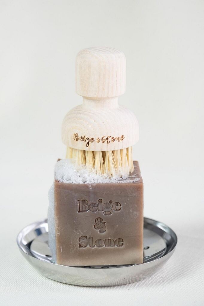 Hermia Set sapun sa četkom i postoljem, 3 proizvoda