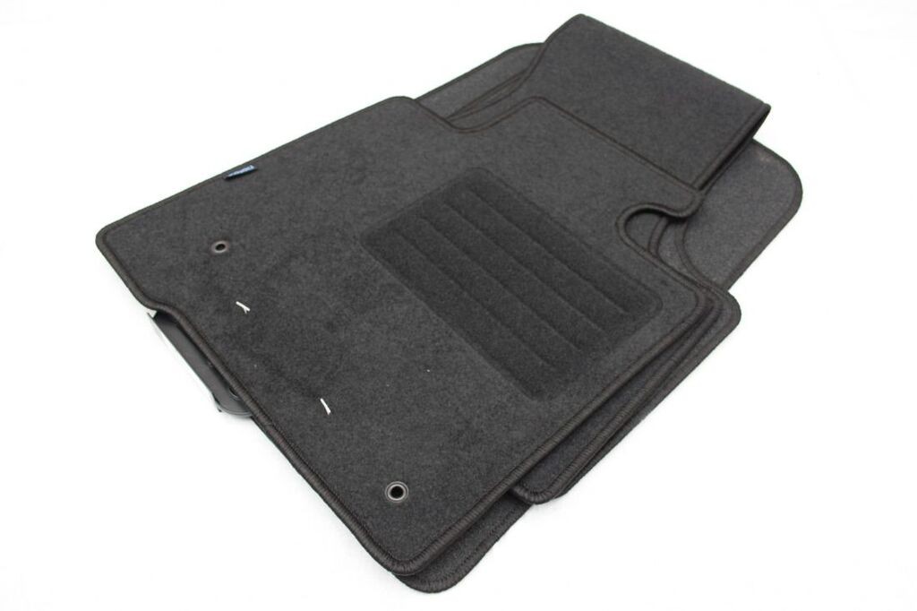 Petex Tipske patosnice za   Toyota LandCruiser V8 (J20) J200 (2007-2012)