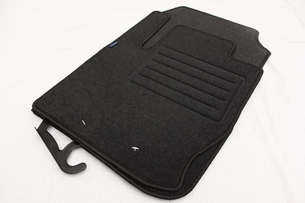 Petex Tipske patosnice za   Mitsubishi Colt /08+/3d