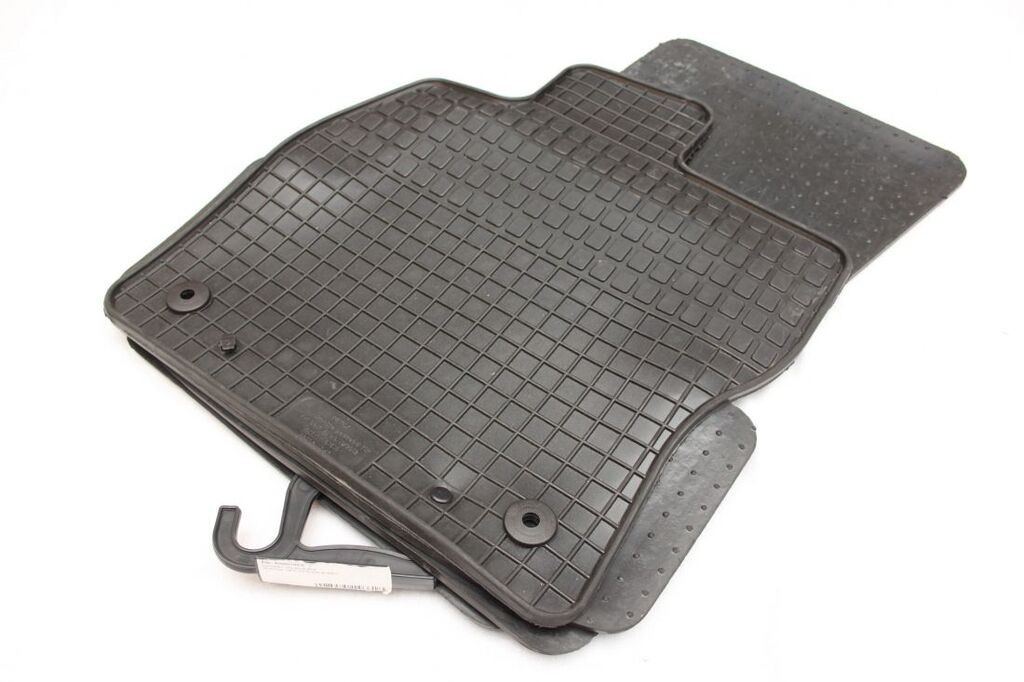 Petex Tipske patosnice za  VW Golf 7 (12+)