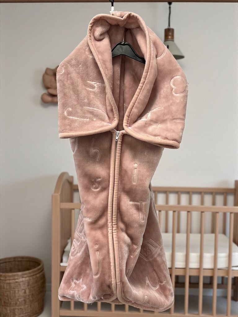 Viktorija Bebi ćebe 2u1 – ćebe, prekrivač i topli bebi džak 80x90cm Bear Purple/Brown