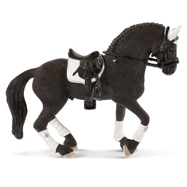 SCHLEICH Figura Frisian pastuv sa opremom za turnir