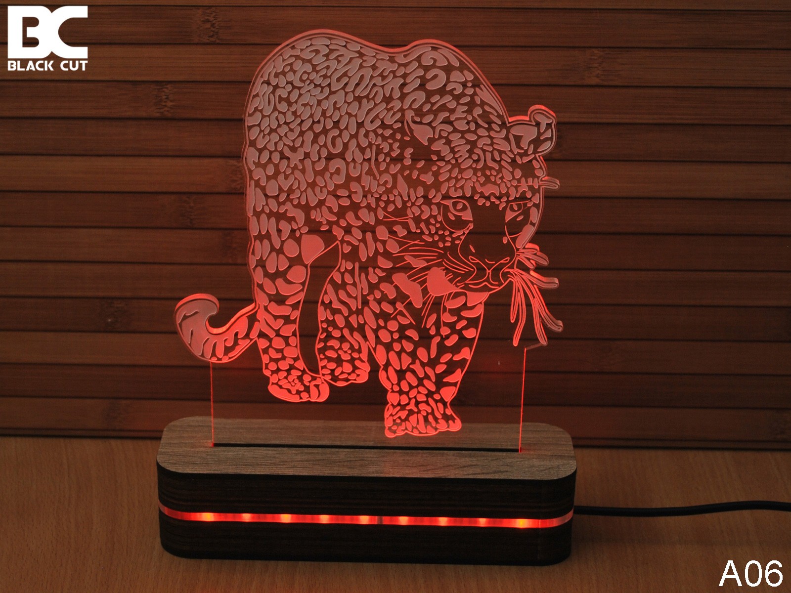 Black Cut 3D Lampa Jaguar, Crvena