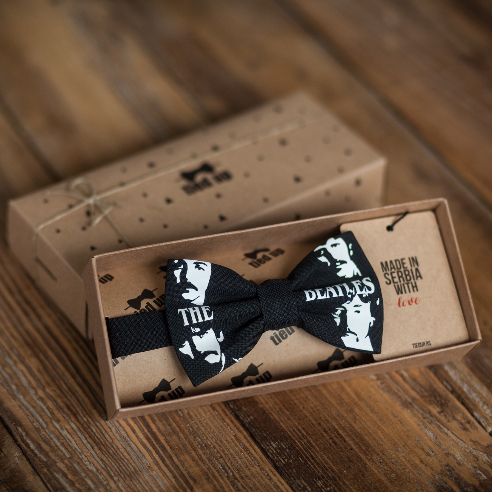 TIED UP Leptir mašna The Beatls crna